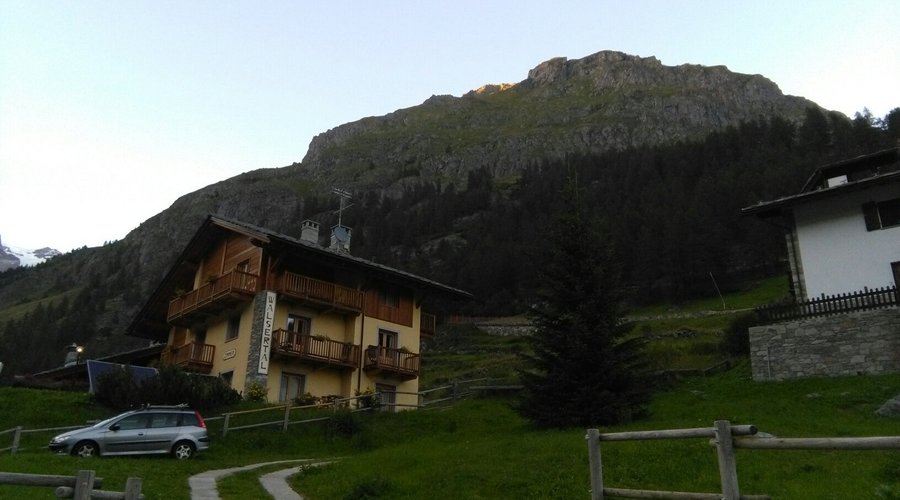 Residence & Ski Bar WalserTal