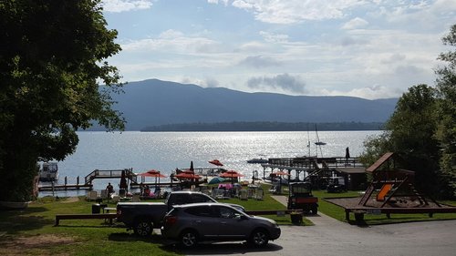 FLAMINGO RESORT ON LAKE GEORGE - Hotel Reviews (NY - Diamond Point)