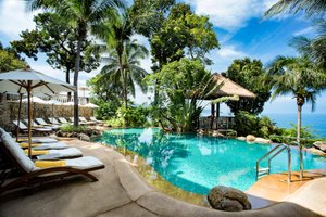 Pool & Beach