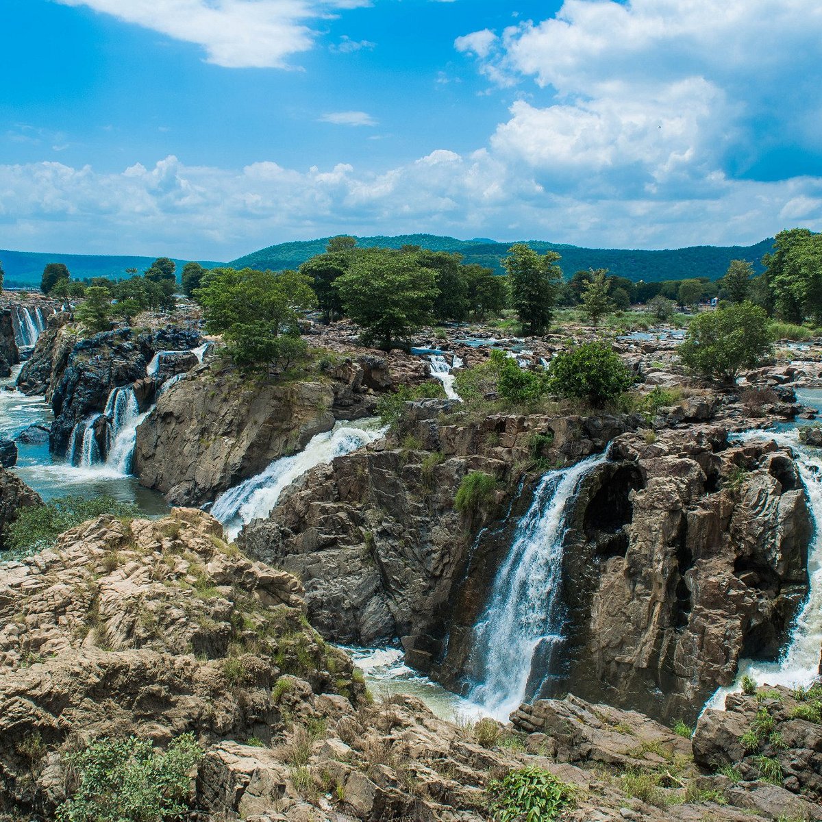 waterfalls in Tamilnadu