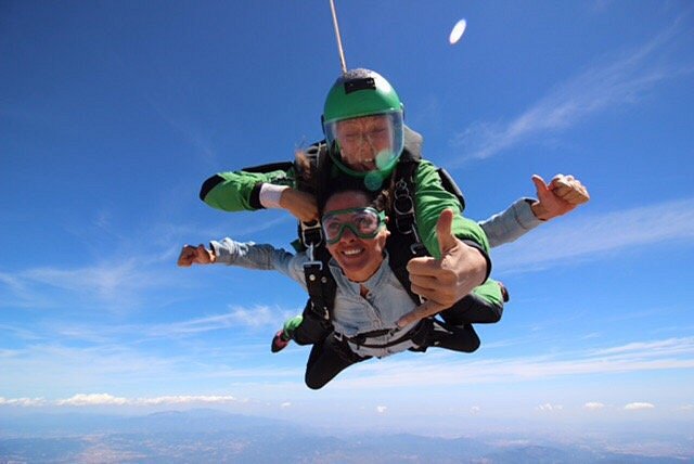 Saltamos – SkydiveBCN image
