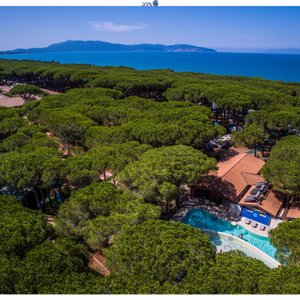 PIscina e Pineta