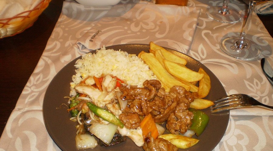 We also shared the beef in black bean and special chop-suey