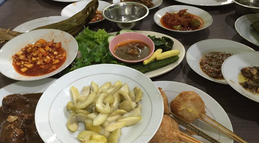 Makan Sarinande Tempo Doeloe