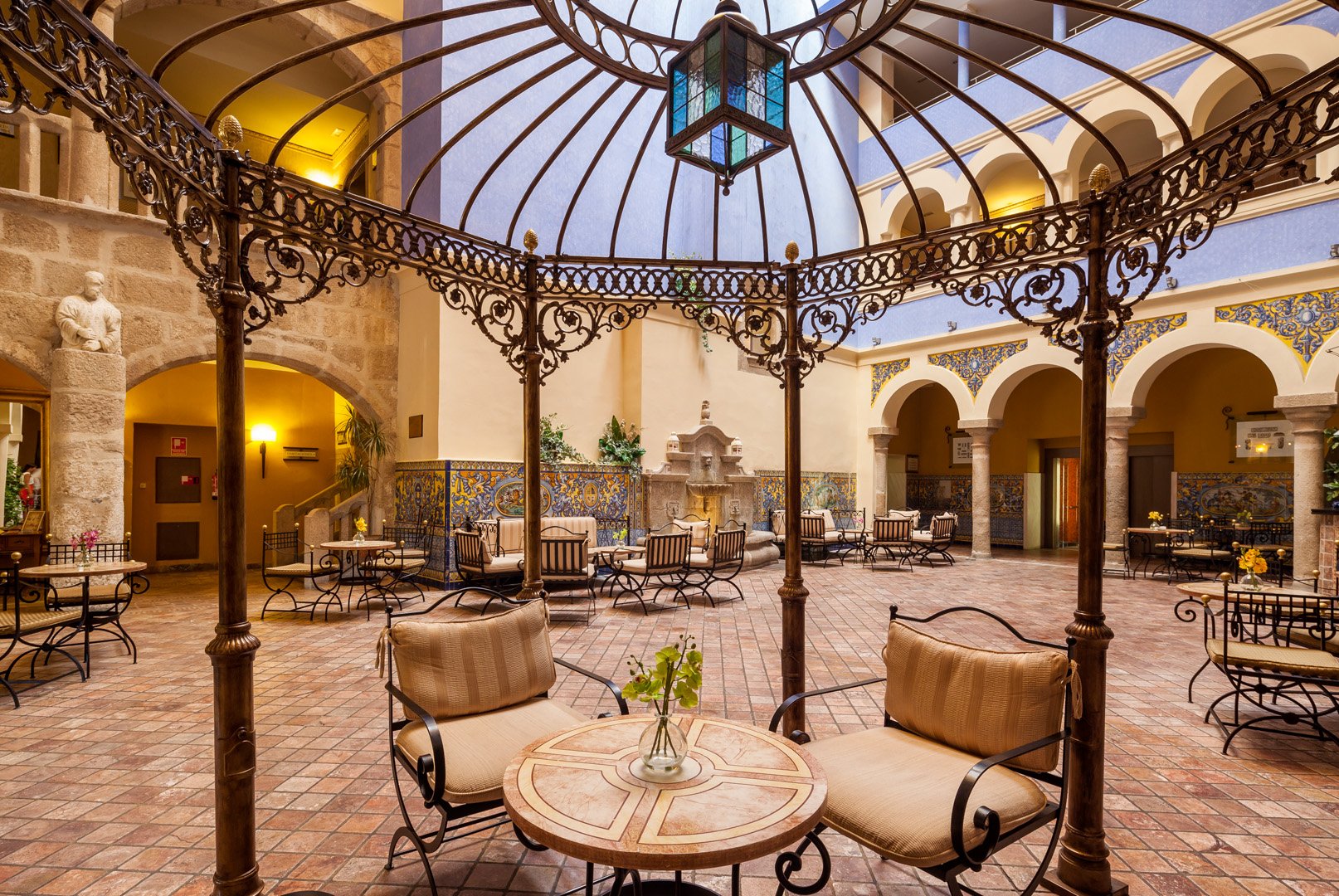 Hotel photo 11 of ILUNION Merida Palace.