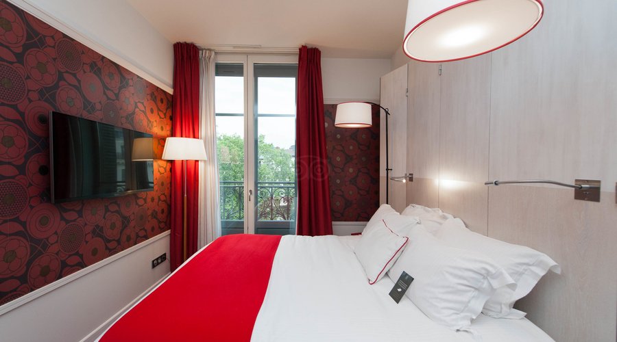 The Cozy Room Double Bed at the Hotel Carlton Lyon - MGallery Collection