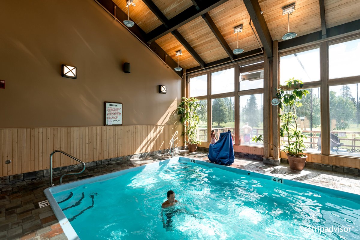 Grouse Mountain Lodge Pool: Pictures & Reviews - Tripadvisor