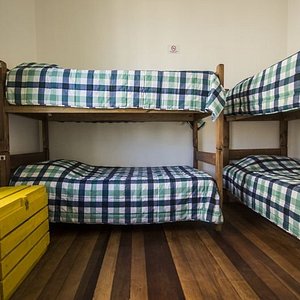 Dormitorio compartido 6 camas
