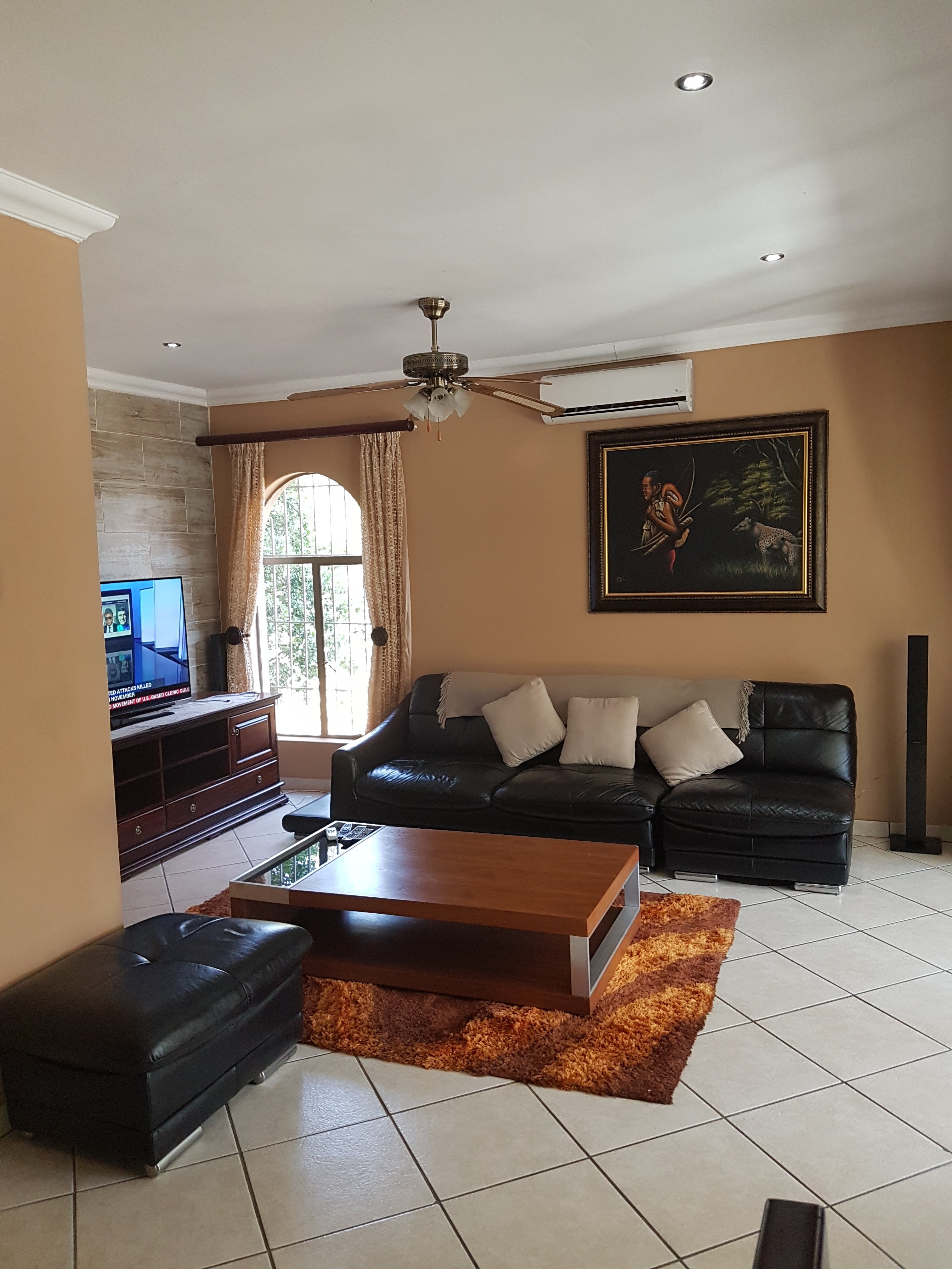 Hotel photo 5 of iLawu Guest Lodge.