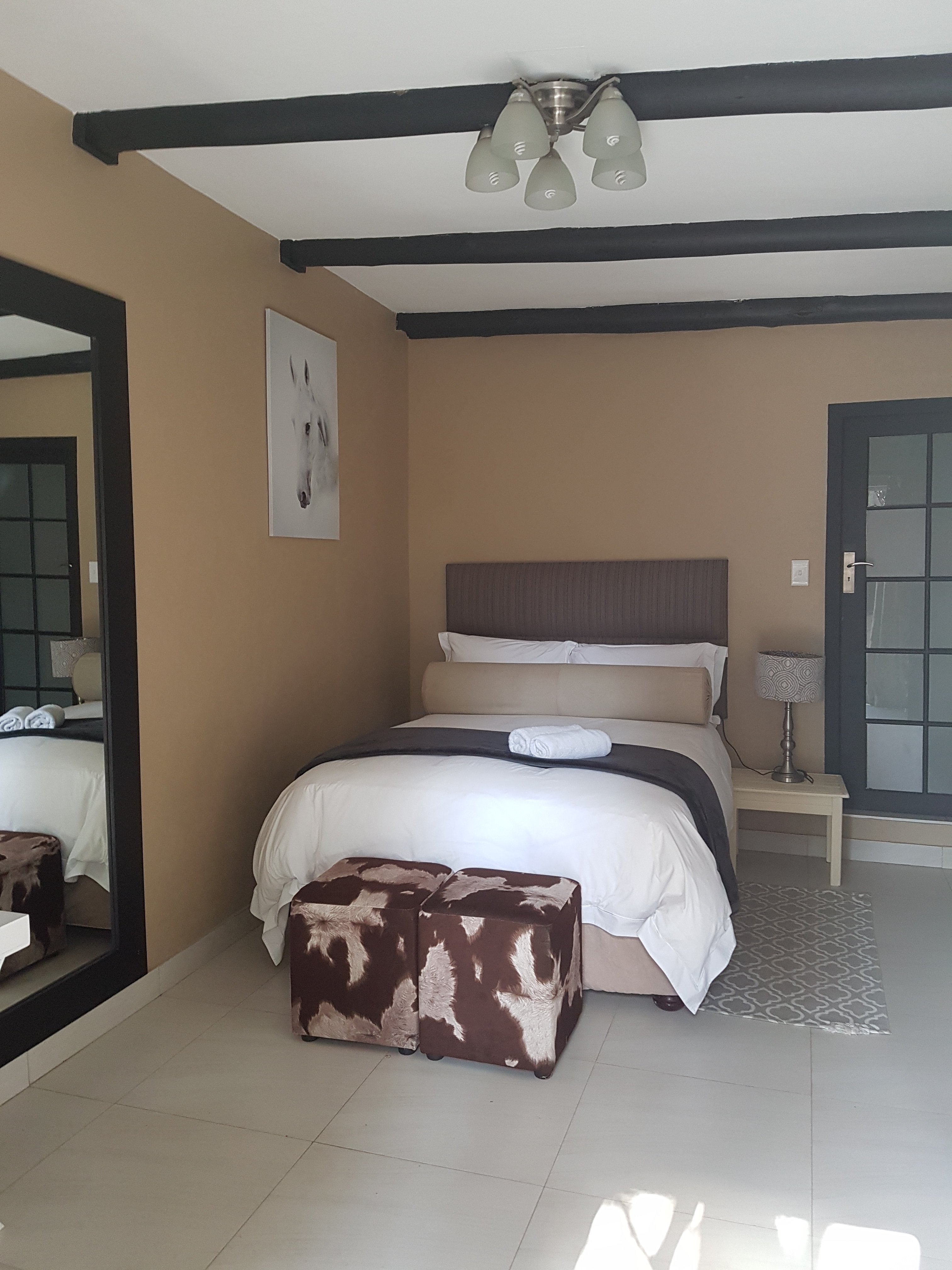 Hotel photo 3 of iLawu Guest Lodge.