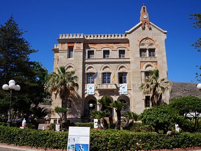 Ceramiche siciliane con magnete. - Picture of Atelier Favignana, Isola di  Favignana - Tripadvisor