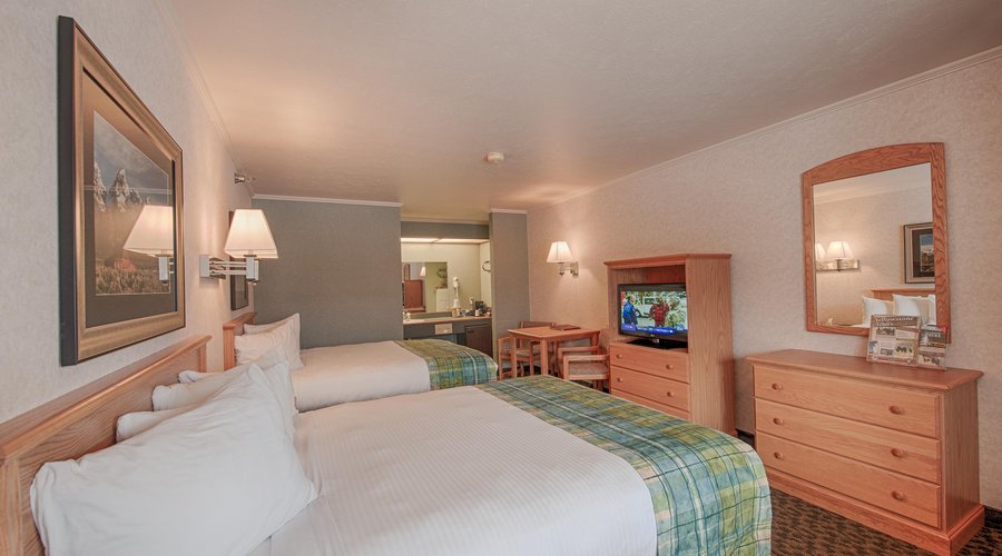 Standard Room - Two Queen Beds