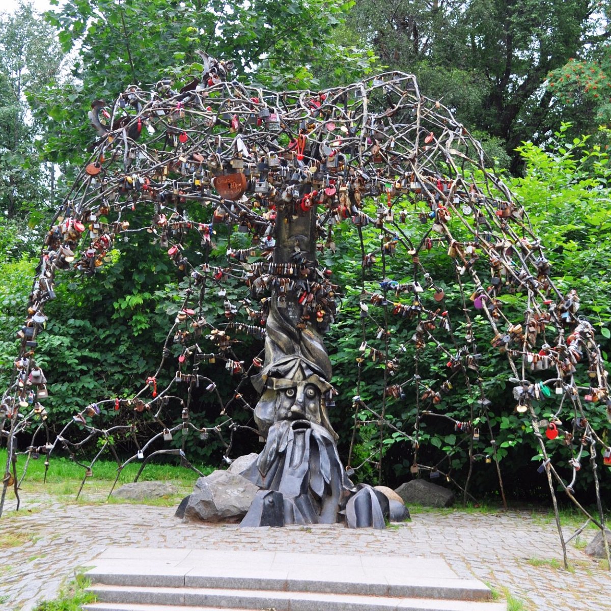Sculpture Happiness Tree (Zelenogorsk) - All You Need to Know BEFORE You Go