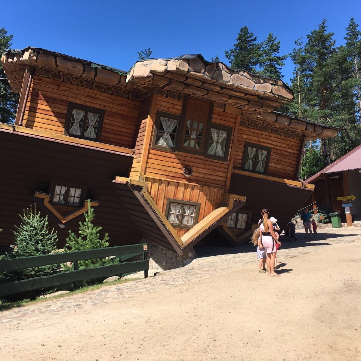 Upside Down House, Szymbark: лучшие советы перед посещением - Tripadvisor