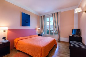 Room & Suite