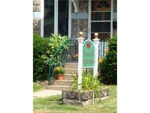 DOWNTOWN BED & BREAKFAST - B&B Reviews (Moncton, New Brunswick)