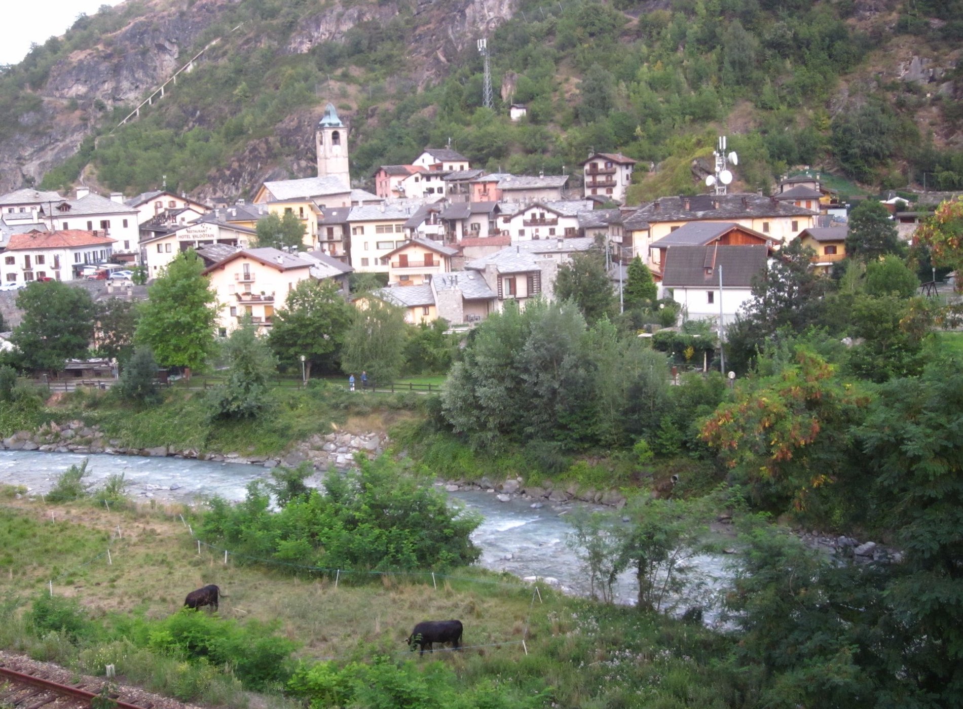 Hotel Des Roses image