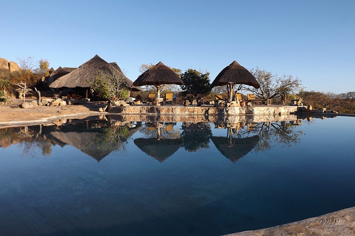 Pool area is where you eat lunch.