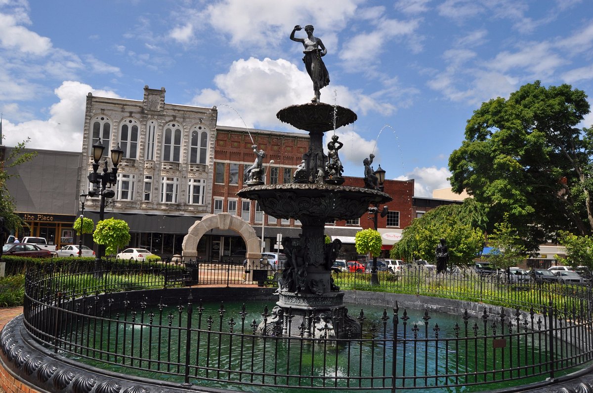 fountain-square-park-bowling-green-all-you-need-to-know-before-you-go