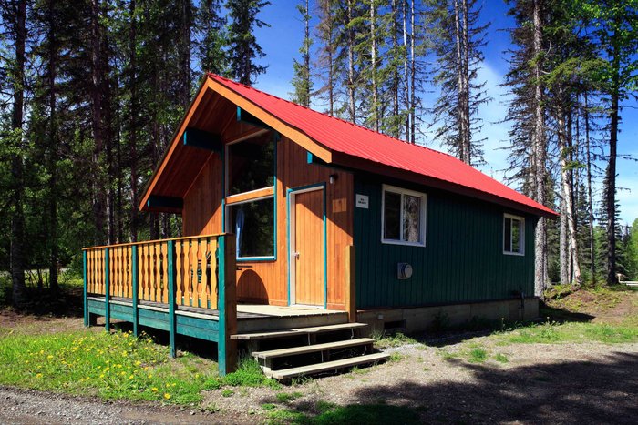 Becker's Lodge Bowron Lake Adventures Resort Rooms: Pictures & Reviews ...