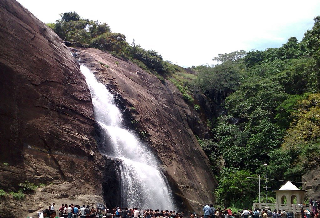 Courtallam Waterfalls: A Mesmerizing Escape into Nature's Beauty