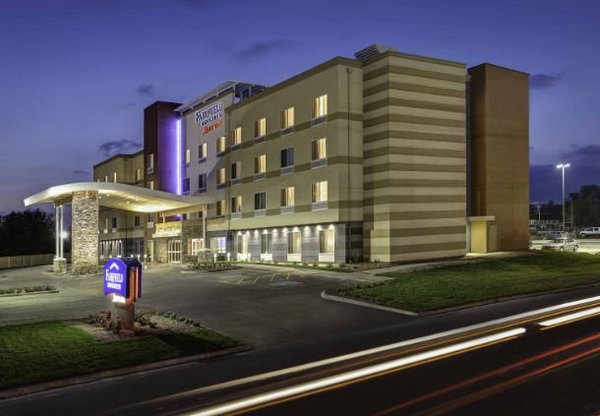 FAIRFIELD INN & SUITES LINCOLN SOUTHEAST $94 ($̶1̶1̶5̶) - Updated 2023 ...