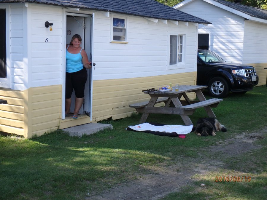 Golden Eagle Cottages And Motel Ontario Canada