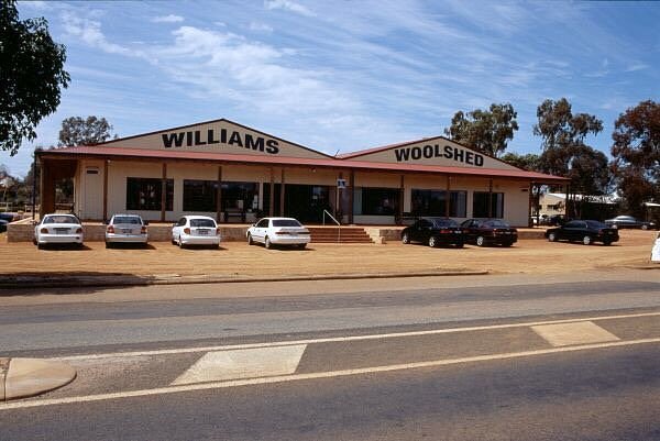 Williams Woolshed image