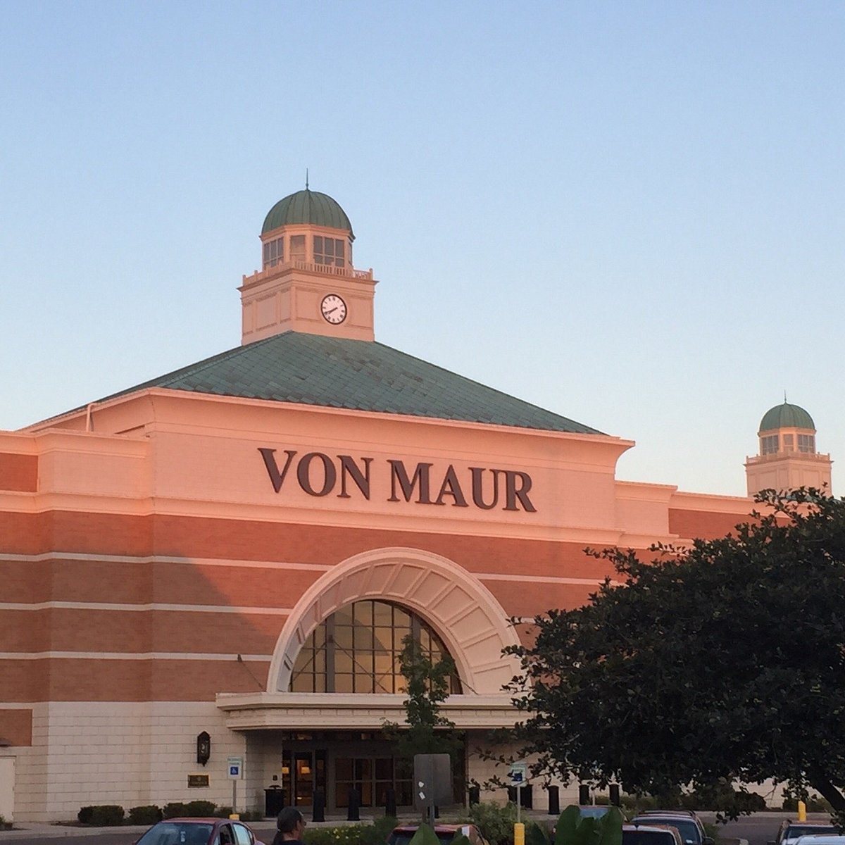 Von Maur opens new store in Rochester Hills
