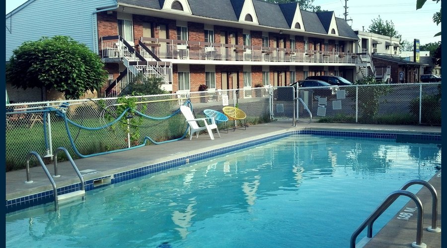 swimming pool