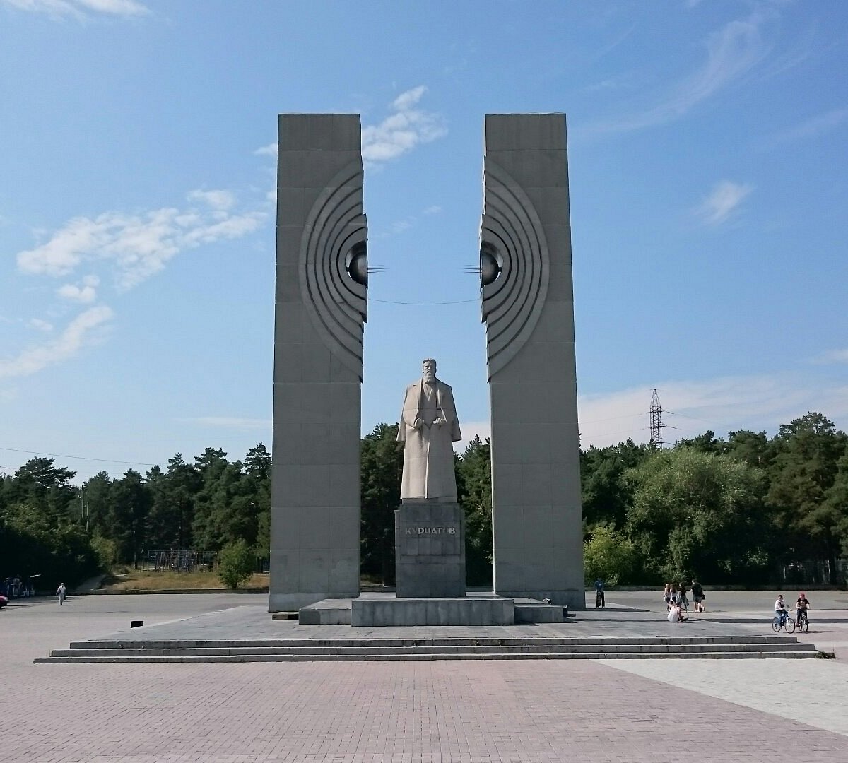 Памятник первопроходцам Челябинск