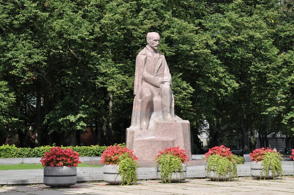 Rainis Monument, Рига: лучшие советы перед посещением - Tripadvisor