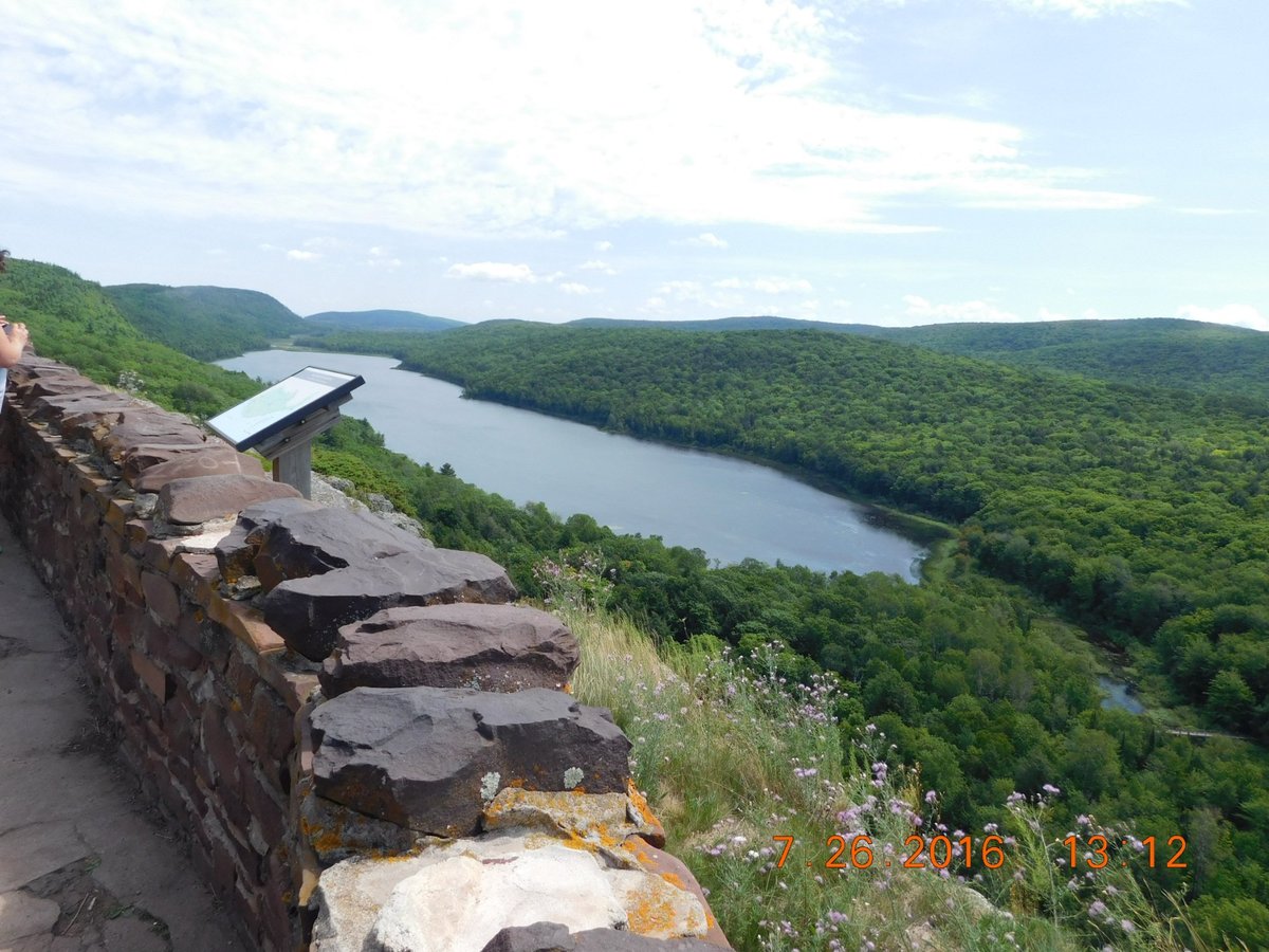 are dogs allowed in the porcupine mountains