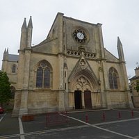 la chiesa da fuori