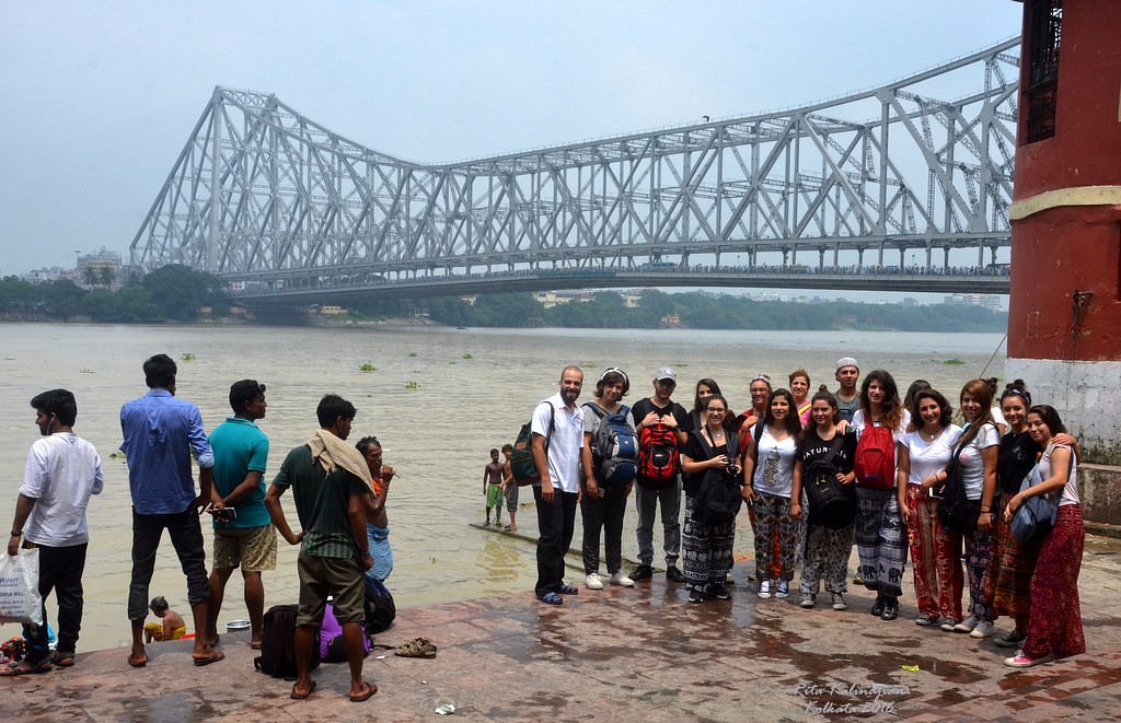 Howrah Bridge Calcutta as Prewedding Location