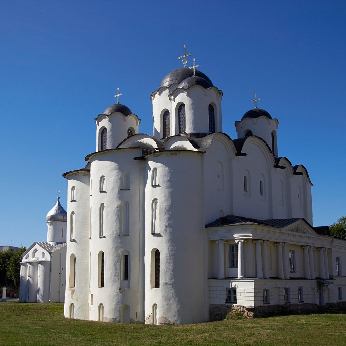 Церкви Ярославово Дворища Новгород