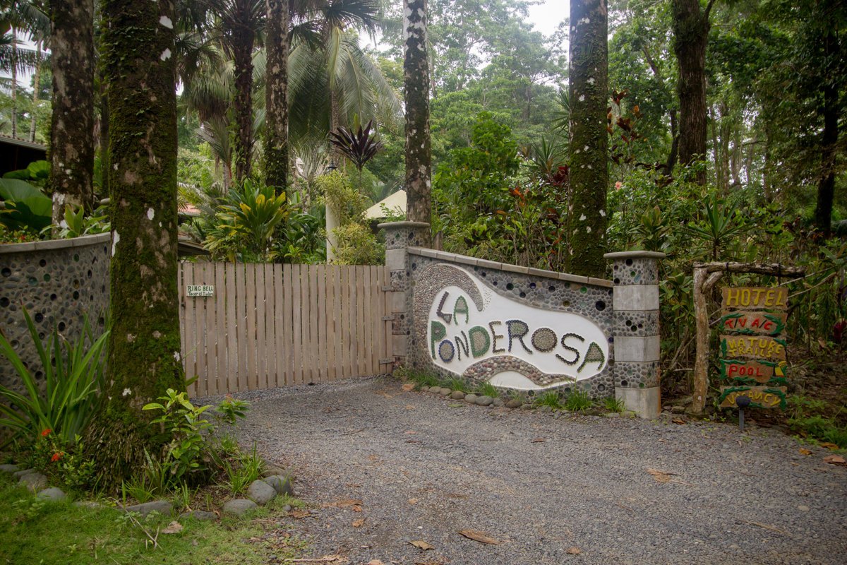 LA PONDEROSA Beach & Jungle Resort PAVONES by null