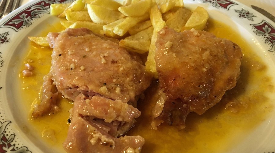 Libritos de lomo a la salsa de almendras