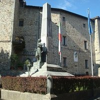 Il monumento ai Caduti di Pianello V.T. (1926)