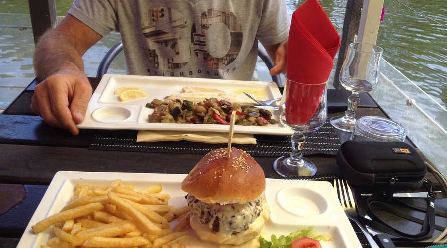Hamburger normand à la sauce camembert, hum...