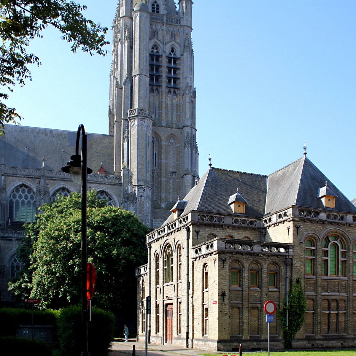 Close up from the ST Maartens Cathedral in Ypres (Ieper) Belgium. · Free  Stock Photo