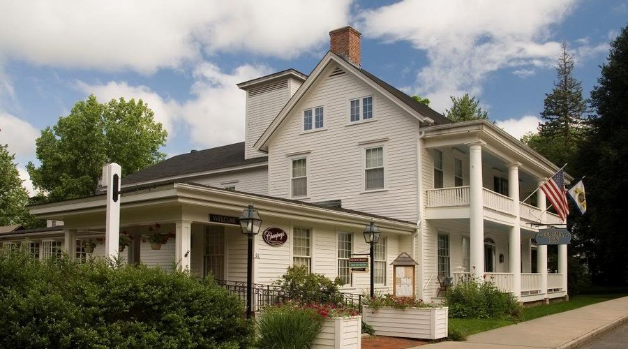 Welcome to Deerfield Inn