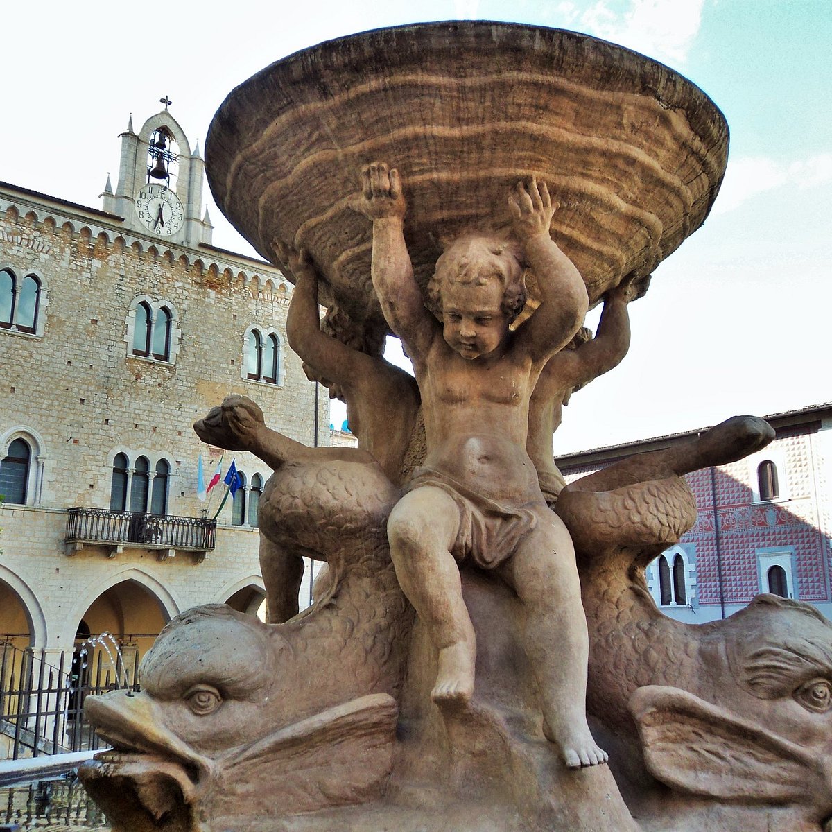 Ла фонтана. Приверно. Trussardi hidden Corner of Fontana dei Baci. Priverno.