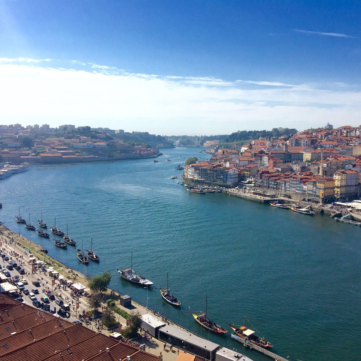 How to get to Media Markt in Vila Nova De Gaia by Bus, Metro or Train?