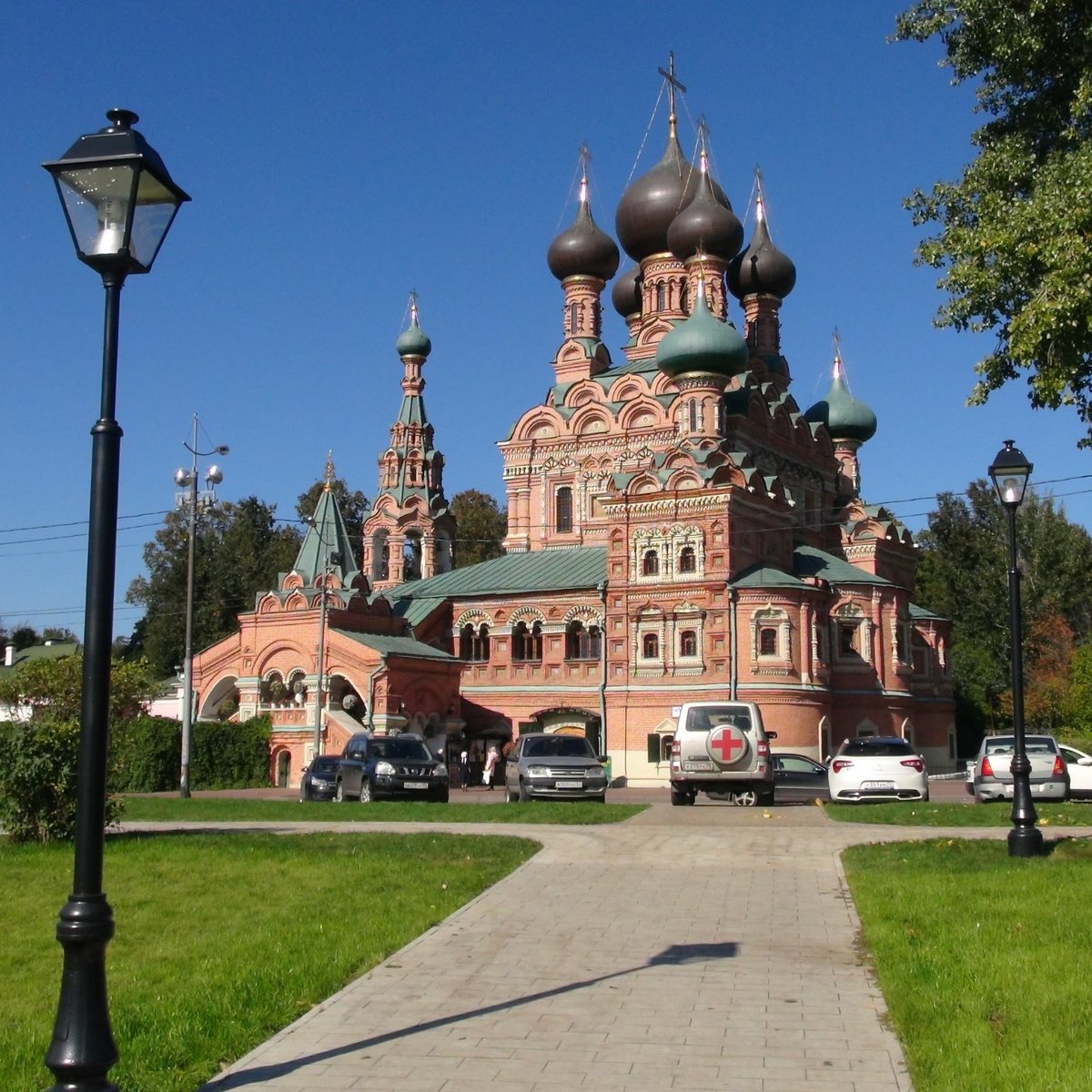 Подворье Патриарха Московского и Всея Руси храма Троицы Живоначальной в  Останкино, Москва - Tripadvisor