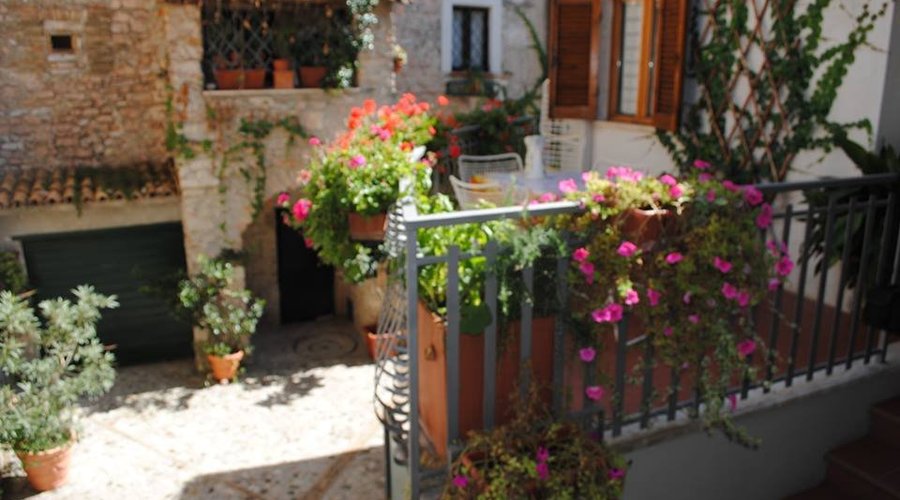giovanna's house