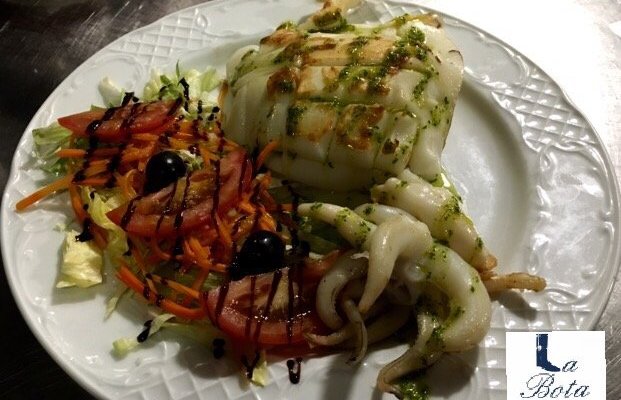 Chipirón a la plancha con salsa verde