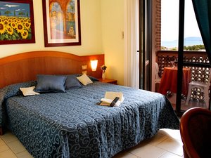 Room & Suite