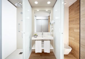 Room & Suite