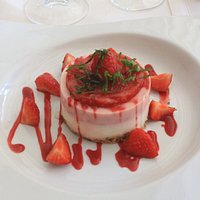 Le dessert (gourmandise du chef aux fruits rouges)